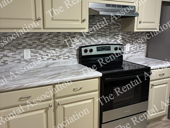 5th image of 396 Rowland Rd