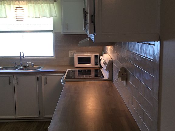 5th image of 6300 Oriole Blvd