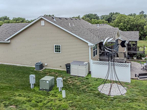 4th image of 823 Spellman Cir