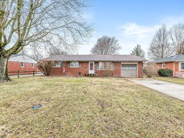 714 School St, Greenfield, IN 46140