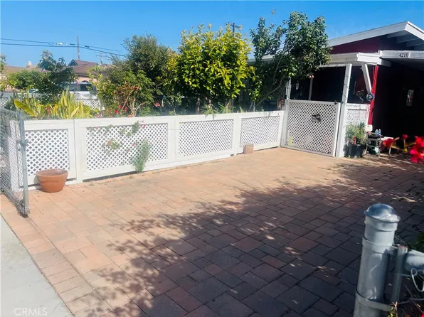 4210 W 162nd St, Lawndale, CA 90260