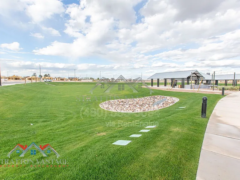 2304 E Kelly Dr — Photo 48
