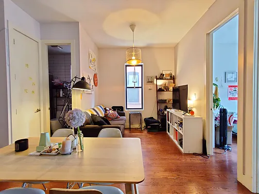 Rented by Signature Property Realty | media 4