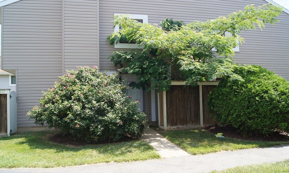 1st image of 5776 Village Green Dr
