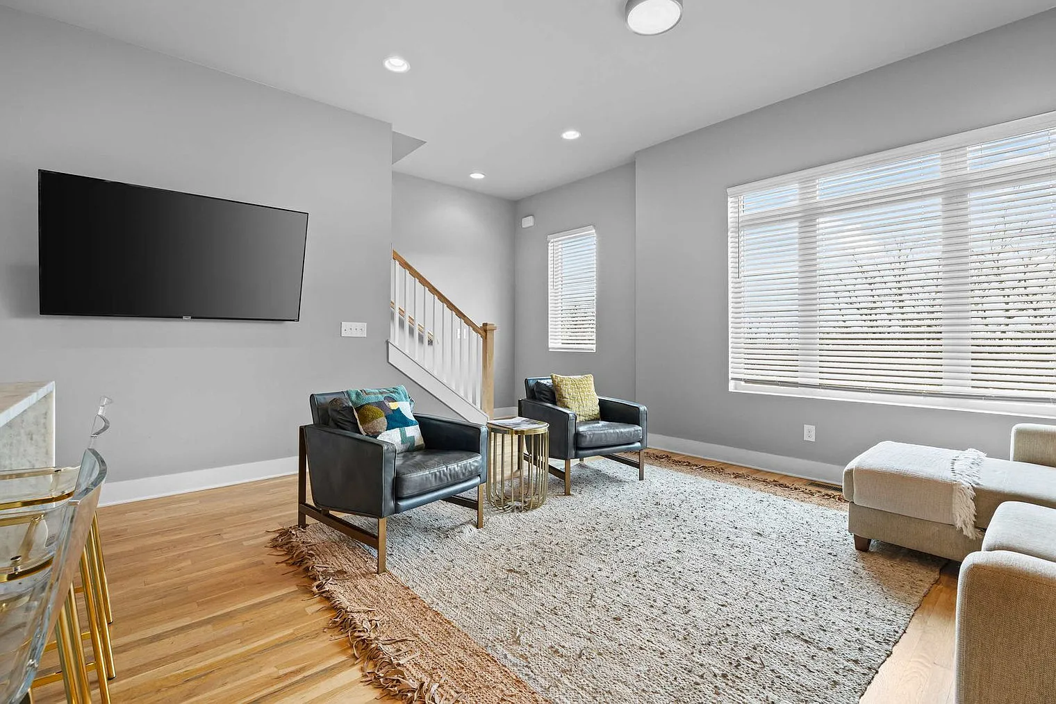 4 bed, 4.0 bath, 2497 sqft, $8,845 — Photo 4