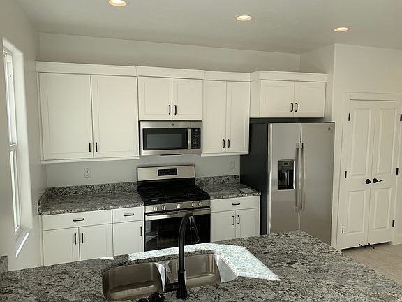 Kitchen 11012021