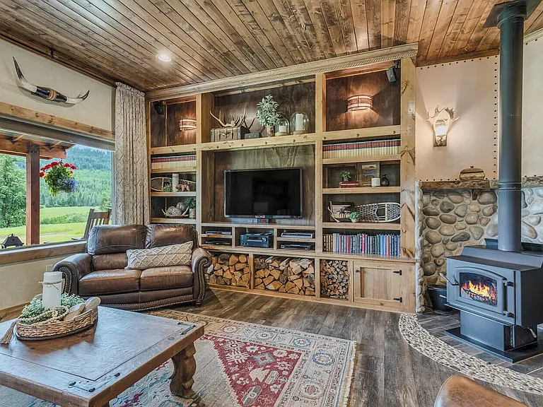 3141 N Riley Creek Rd — Photo 29