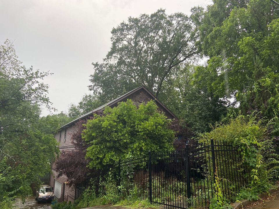 2nd image of 207 Adair Ave SE