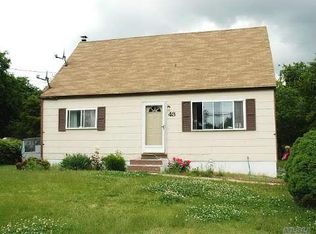 43 Bradley St, Brentwood, NY 11717