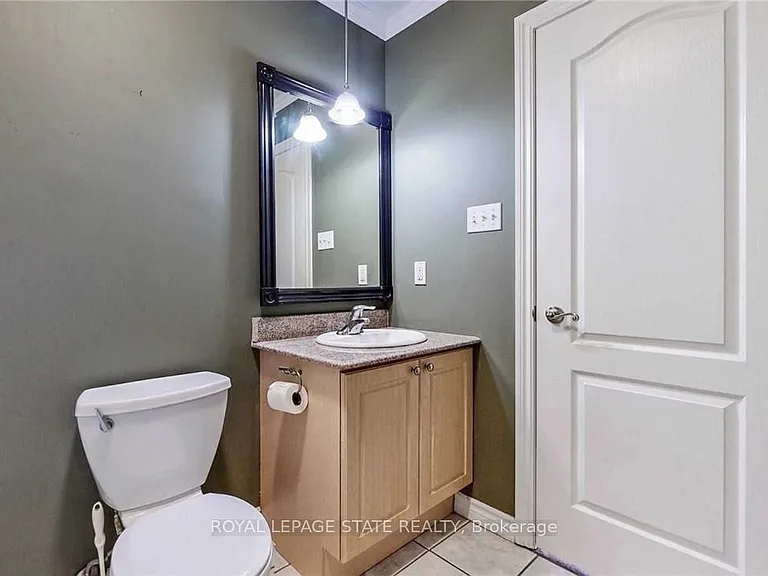 135 James St S #608 — Photo 27
