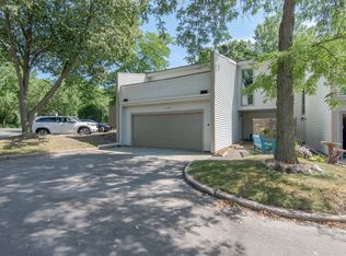 13785 Heywood Ct, Apple Valley, MN 55124