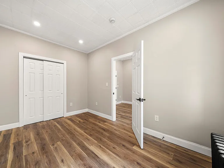 219 Mallory Ave #3 — Photo 8