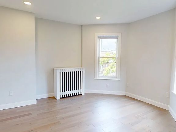 5th image of 379 Commonwealth Ave APT 8