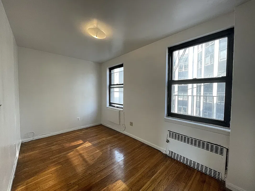 279 First Avenue — Photo 3