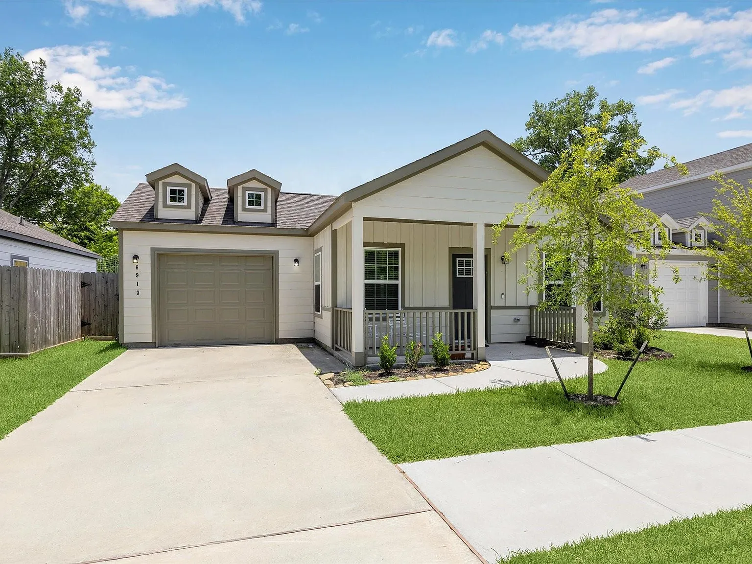 3 bed, 2.0 bath, 1092 sqft, $1,900 — Photo 2