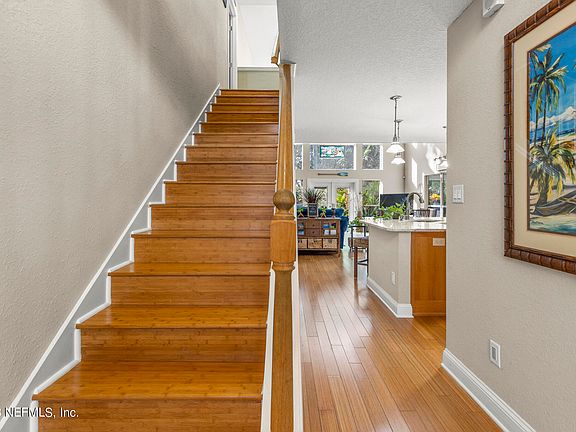 4th image of 407 TWENTIETH Street