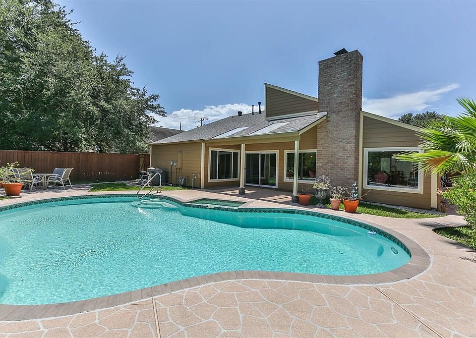 1st image of 11826 Briar Forest Dr