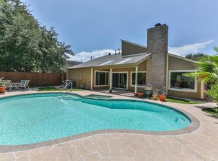 11826 Briar Forest Dr, Houston, TX 77077