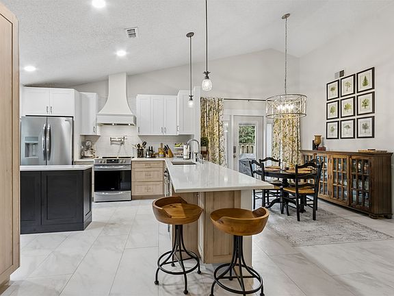 3rd image of 2434 Penbrook Dr