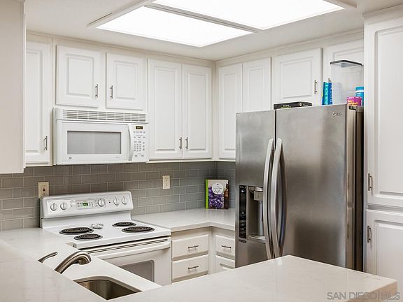 5th image of 2250 Camino De La Reina Unit 113