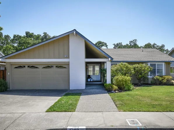 109 Valley Lakes Drive, Santa Rosa, CA 95409