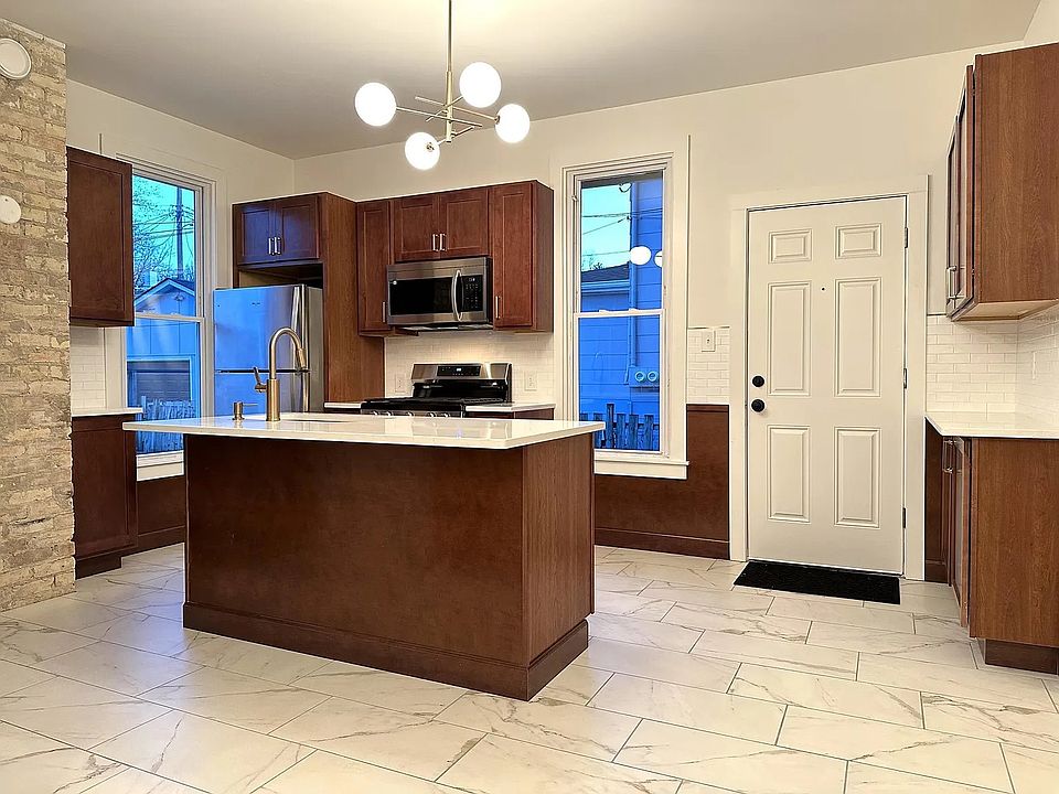1st image of 1419 Jefferson St NE #1