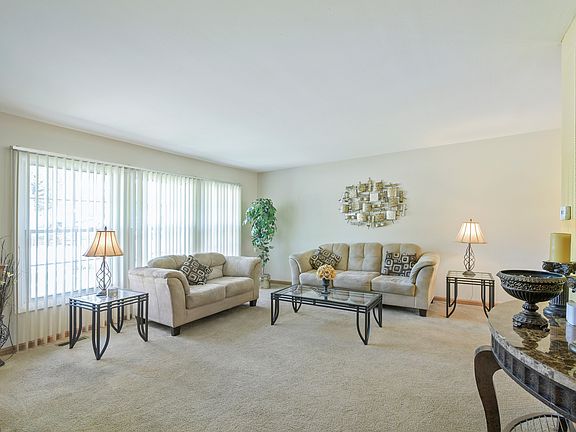 4th image of 7820 Pebblebrook Cir
