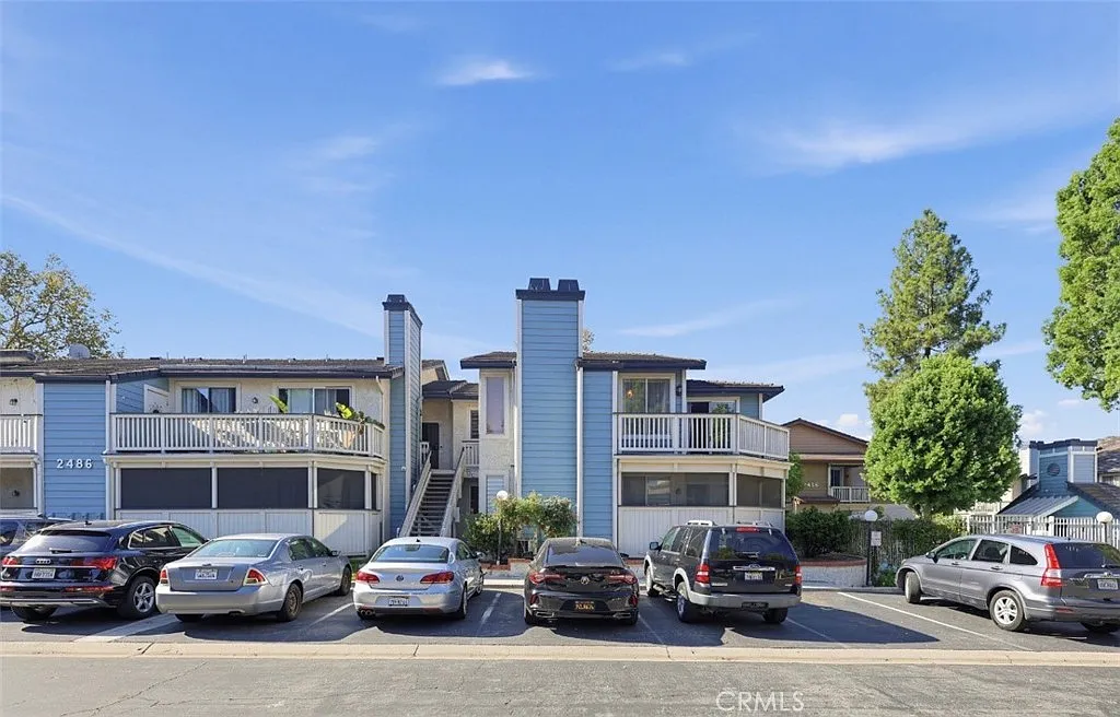 2 bed, 907 sqft, $2,780 — Photo 1