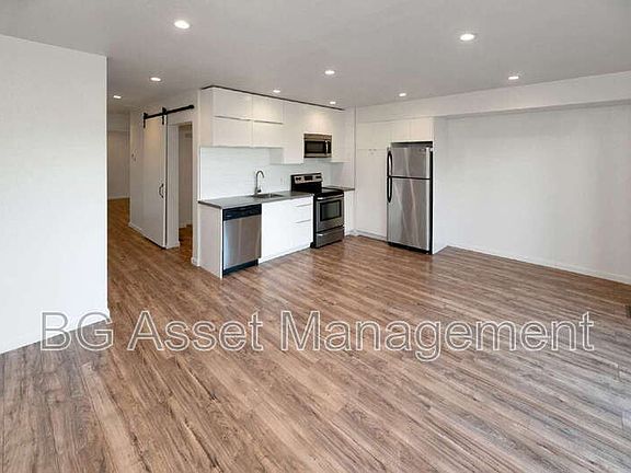 3rd image of 50 Frey Pl APT 11
