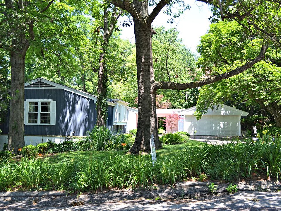 1st image of 2323 E Tanglewood Ln