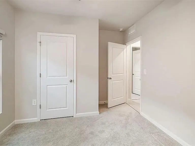619 172nd Ct E — Photo 3