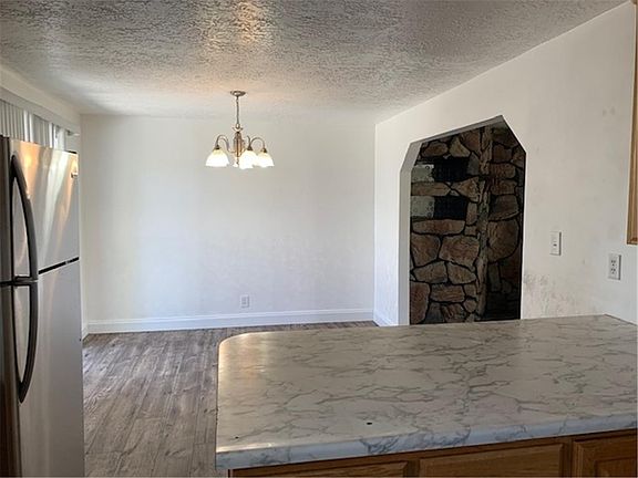 2nd image of 644 W Anderson Ave