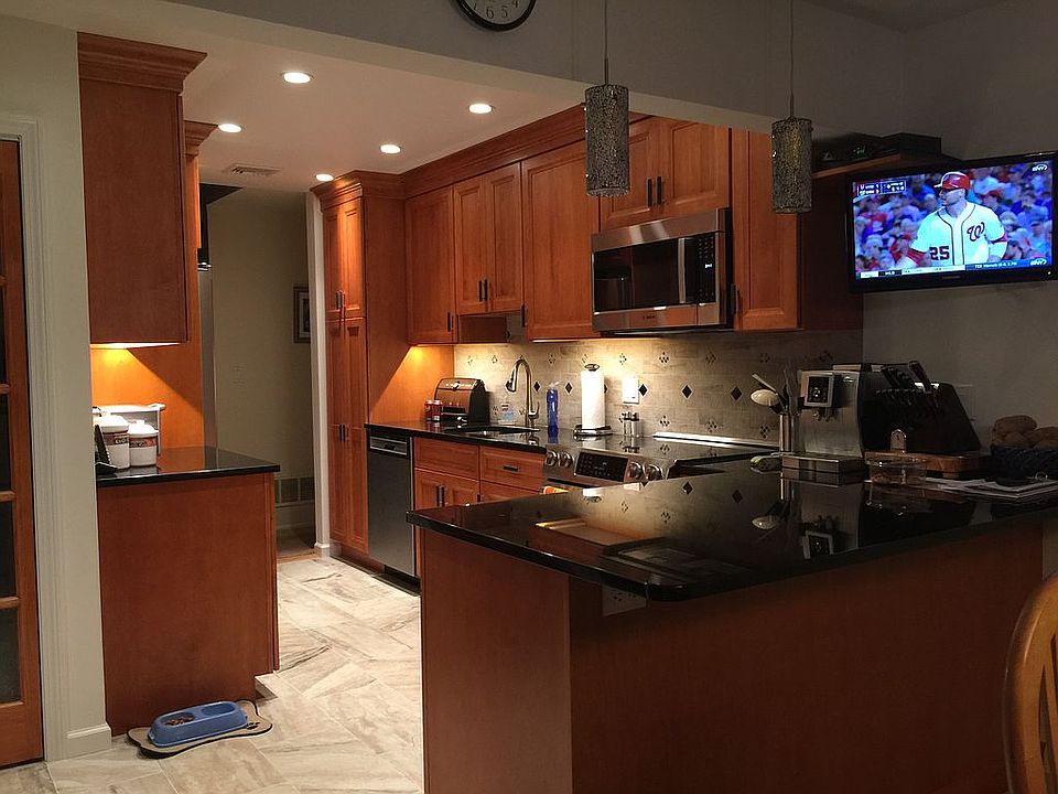 1st image of 76 Stephen Dr
