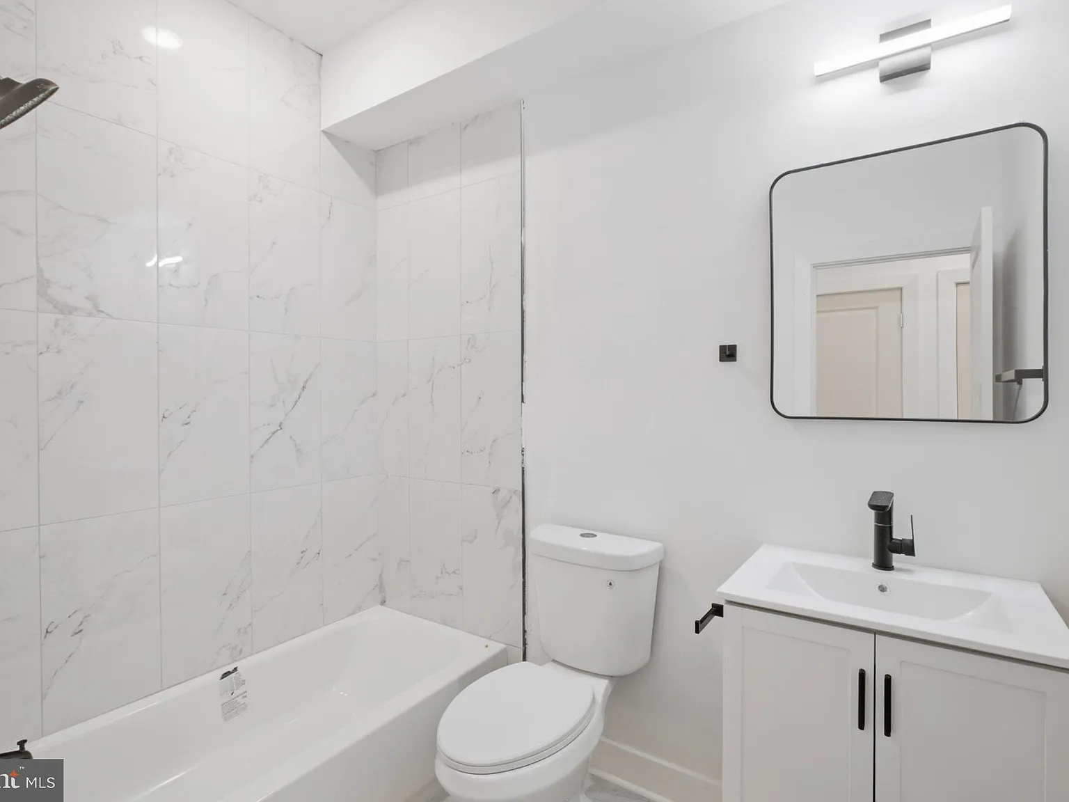 3 bed, 3.0 bath, $1,900 — Photo 3