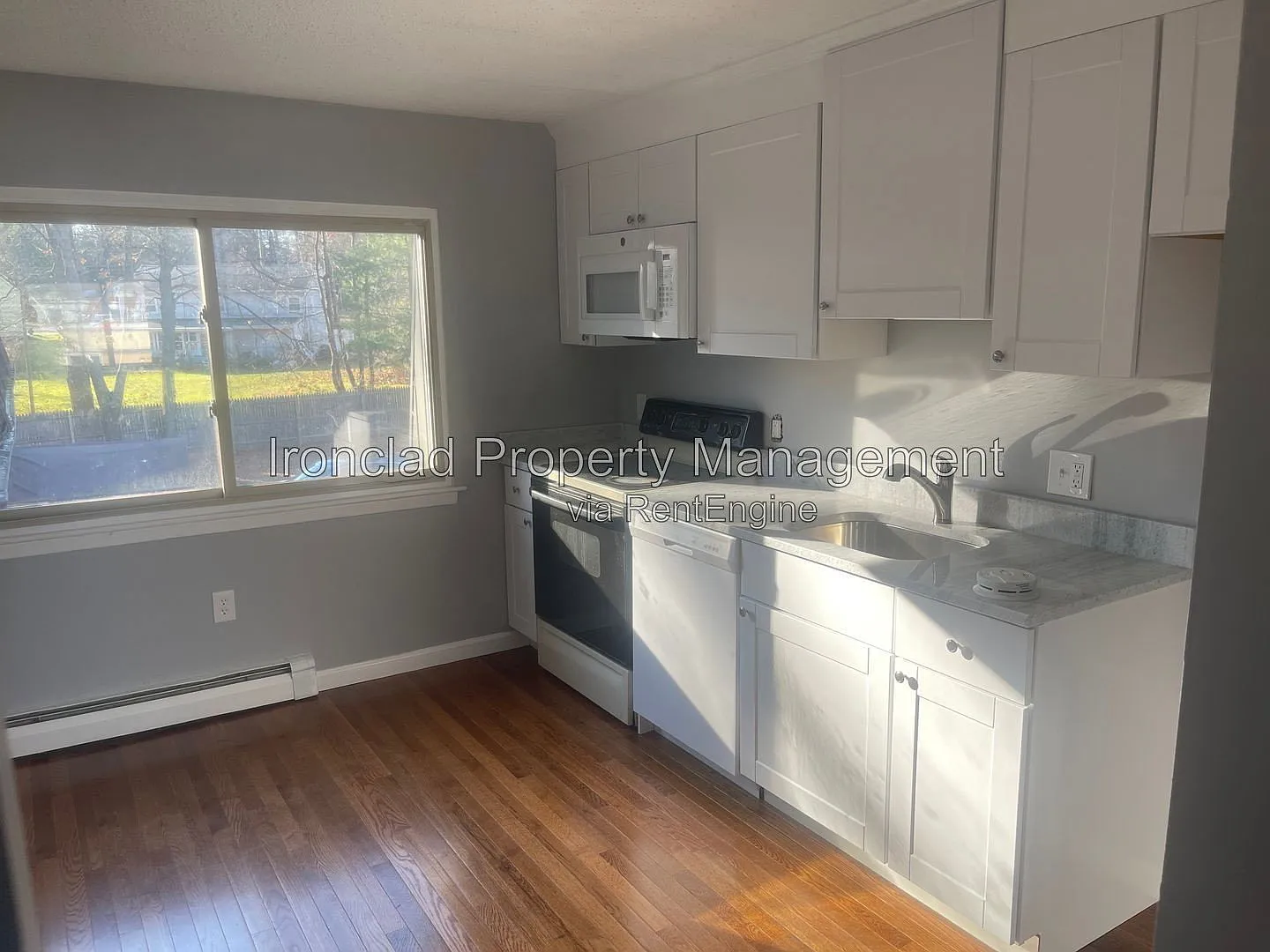 2 bed, 1.0 bath, 850 sqft, $1,407 — Photo 2