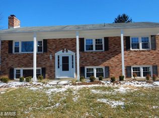 22 Piper Run Ave, Round Hill, VA 20141