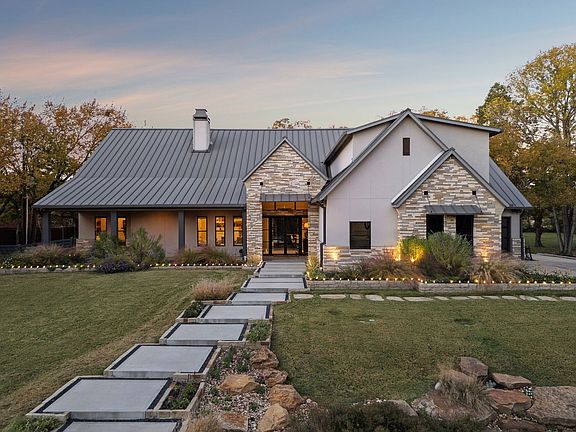 2nd image of 2620 Johnson Rd