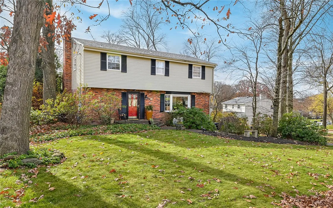 463 Inwood Rd photo 1
