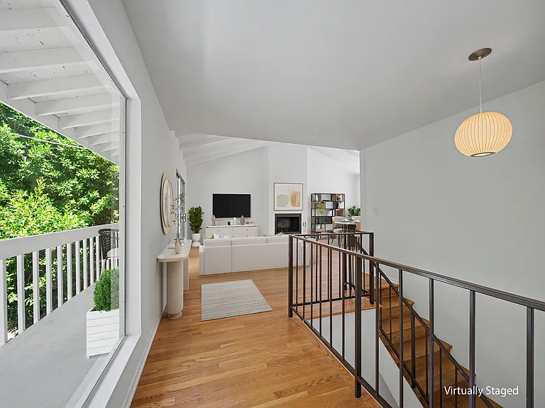 10424 Oletha Ln — Photo 8