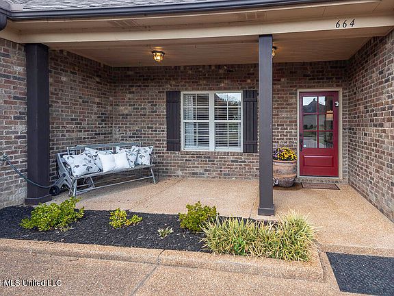 2nd image of 664 Robertson Way