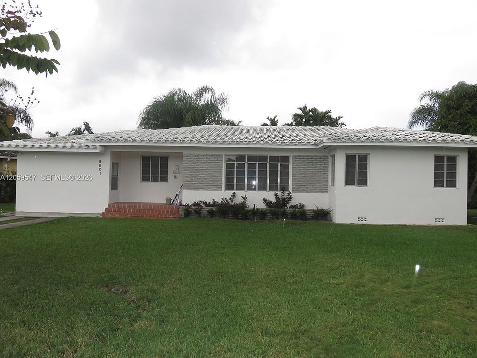 1st image of 5801 SW 28th St