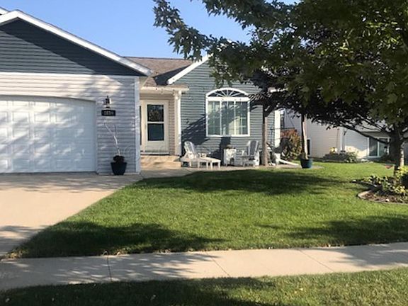 3rd image of 1614 Oakwood Dr