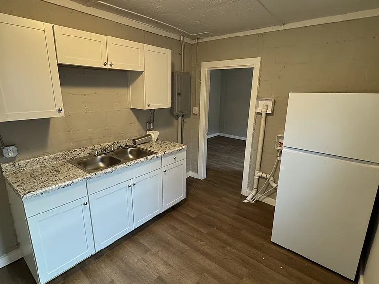 615 Lincoln St S #1 — Photo 4