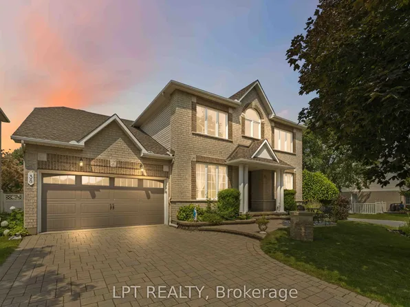 38 Crosspointe Ave, Ottawa, ON K2G 6N4