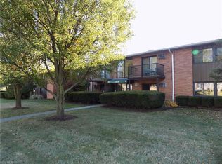 23839 David Dr UNIT 101, North Olmsted, OH 44070