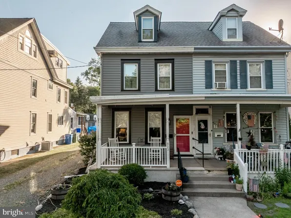803 Cinnaminson Ave, Palmyra, NJ 08065