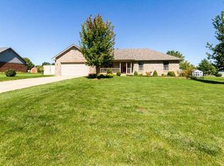 5904 W Countryside Ct, New Palestine, IN 46163