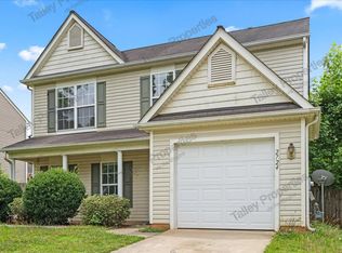 2724 Mulberry Pond Dr, Charlotte, NC 28208