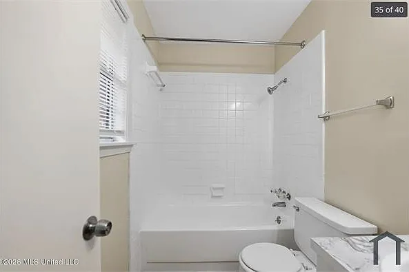 1027 Autumn St — Photo 15