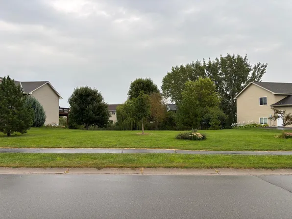 1518 Hidden Trl, Mayer, MN 55360